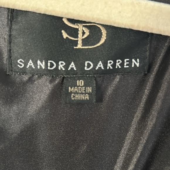 New Sandra Darren black cap sleeve lined dress with faux crystal design size 10 - Picture 5 of 9
